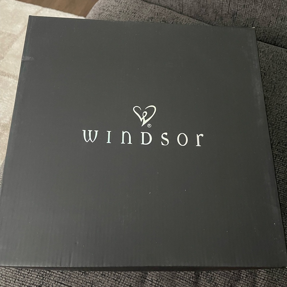 Windsor Black Gift Box